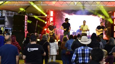 Praça XV recebe 9ª Festa Julina da Economia Solidária e reúne famílias em São Carlos
