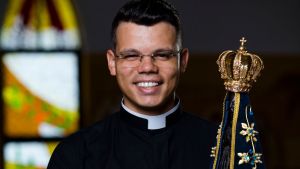 Após dois anos de estudos em Roma, Padre Robson Caramano é nomeado o novo Pároco da Paróquia São José, em Matão