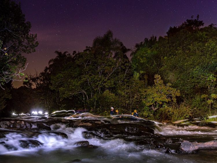 Feriadão em Brotas tem rafting sob a luz do luar