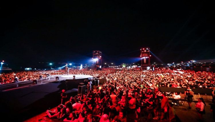 Calcinha Preta, Taty Girl e Wesley Safadão levam o público de Caruaru ao delírio no &quot;TBT do Safadão&quot;