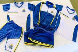 Secretaria de Educação recebe novos kits de uniformes escolares