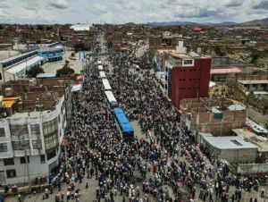 Presidente do Peru pede &#039;calma e paz&#039; nos protestos em Lima