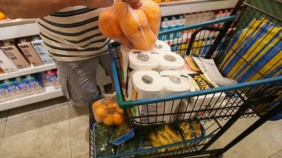 Cesta básica fica mais cara em todas as capitais brasileiras em março