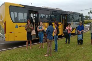 Dois ônibus quebram e passageiros ficam na &quot;mão&quot;