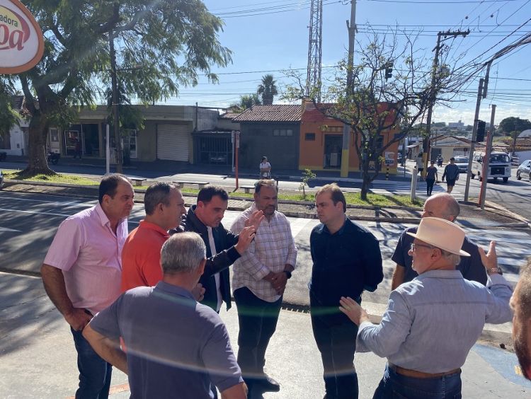 Vereadores reúnem-se com secretário de Transporte e Trânsito e comerciantes da Vila Prado