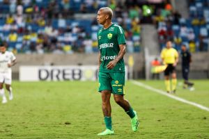 Cuiabá multa Deyverson por comemorar título do Palmeiras; jogador analisa rescisão