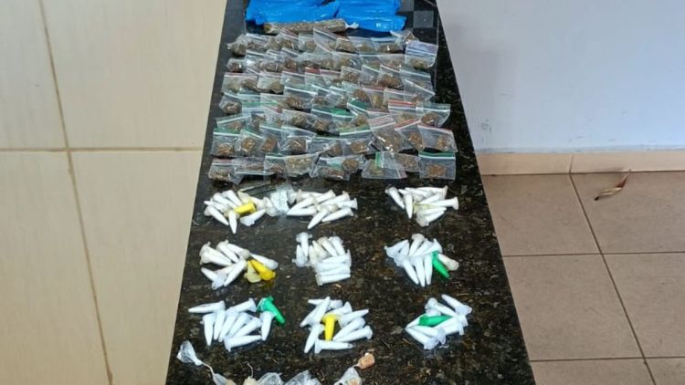 Guarda Municipal de São Carlos Apreende Drogas no Santa Angelina