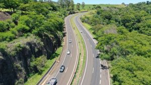 Rodovias da Eixo SP devem receber 950 mil veículos no feriado de 1º de maio