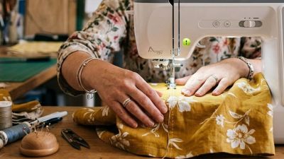 Prefeitura abre inscrições para curso gratuito de costureiro de máquina reta e overloque
