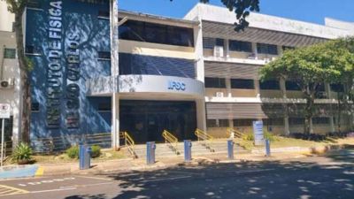 USP de São Carlos recebe visitantes para apresentar cursos e laboratórios do IFSC