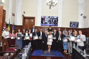 Vencedores do prêmio Ciência-Tecnologia 2023 são homenageados em sessão solene na Câmara Municipal