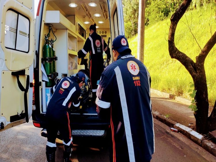 Ciclista sofre acidente e fica gravemente ferido