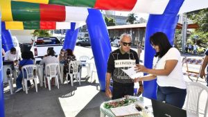 São Carlos recebe projeto cidadania itinerante com serviços gratuitos no mercado municipal