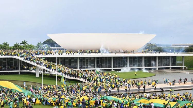 STF condena mais 119 pessoas por participação nos atos antidemocráticos do 8 de Janeiro