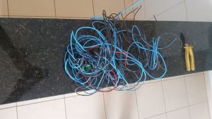 Homem é encontrado dormindo no forro de casa após tentativa de furto em São Carlos