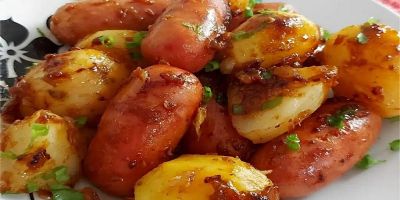 Linguiça com batata na panela de pressão uma delícia que fica pronta em minutos