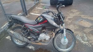 Mulher é presa após polícia descobrir moto adulterada durante atendimento de acidente em São Carlos