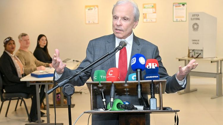 Eleições 2026: presidente do TRE-SP reforça ordem de votação dos cargos, uso da colinha e proibição do celular nas urnas