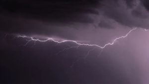 Jovem conta o que sentiu ao ser atingida por raio