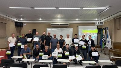 FESC entrega certificados a alunos do curso de mecânica de bicicletas