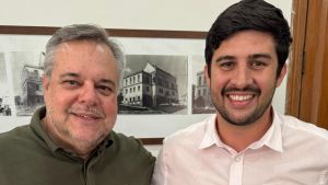 Ex-deputado Lobbe Neto visita Câmara e parabeniza presidente Bruno Zancheta
