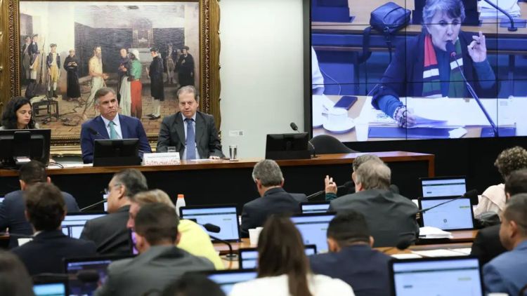 Comissão da Câmara aprova redução da maioridade penal para 16 anos