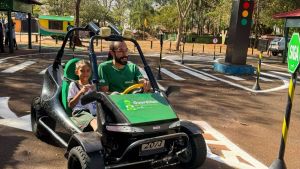 Rancho do Peãozinho recebe ação de aprendizado lúdico e cidadania no trânsito