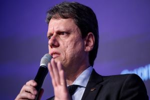 Tarcísio nega que vai sair do Republicanos para se filiar ao PL de Bolsonaro