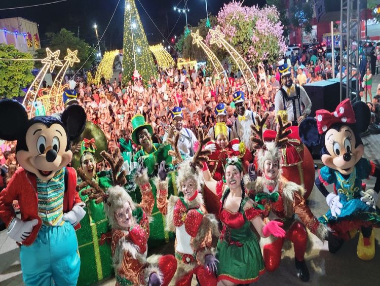 Prefeitura e ACISC realizam 1ª Parada de Natal