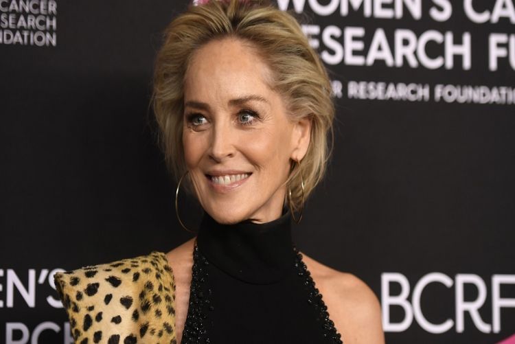 Sharon Stone revela que produtor a pressionou a fazer sexo com ator para 'salvar' filme