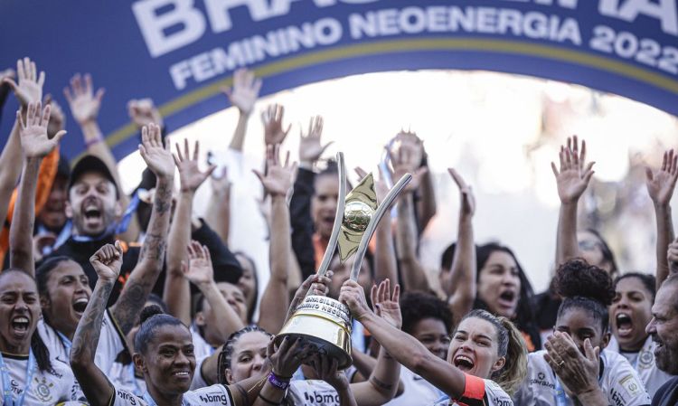 Supercopa em 5 de fevereiro abre temporada 2023 do futebol feminino