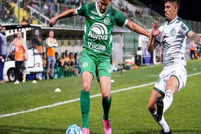 Guarani vence a Chapecoense, pega o elevador e vai à vice-liderança da Série B