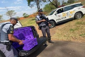 Procurado pela Justiça por homicídio é preso com 848 tijolos de maconha em Pirapozinho