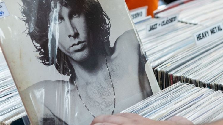 Feira de Discos chega à 4ª edição no Shopping Iguatemi São Carlos e celebra a música que atravessa gerações