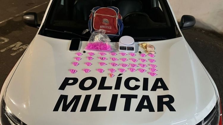 Tráfico de drogas é desmantelado em Brotas mais de 160 porções apreendidas