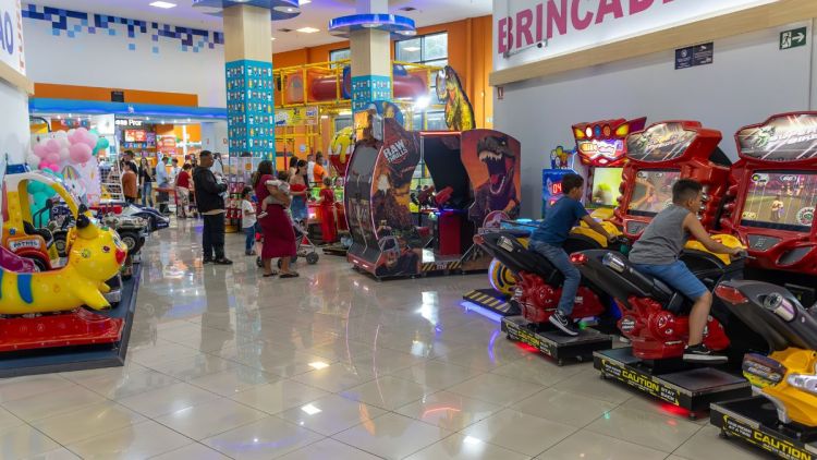 Shopping São Carlos reúne gastronomia, cinema, diversão e programação especial para o feriado