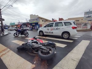 Acidente de moto deixa pai e filhos feridos no Santa Felícia