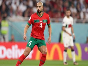 Gigante inglês prepara R$225 milhões para contratar Amrabat, destaque na Copa do Mundo pelo Marrocos