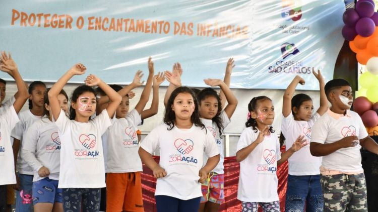 Mais de 400 pessoas são vacinadas durante o dia do brincar em São Carlos