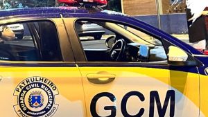 Motorista afirma ter &quot;tomado uma&quot; e acaba detido