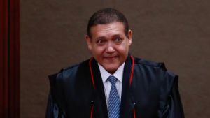 Kassio enfrenta pressão no STF, e grupo pró-Moraes quer mantê-lo fora de julgamentos sobre Vorcaro