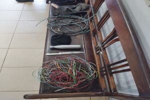 PM detém homem com fios de cobre na Vila Prado