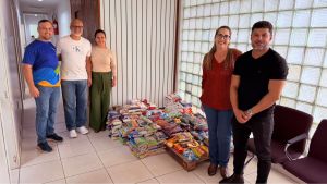 Fundo Social entrega 330 quilos de alimentos à APAE arrecadados na Corrida do Bem