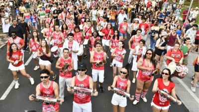 Com 25 mil pessoas, Carnaval 2026 integra famílias, universitários e tradição popular
