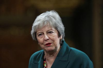 Ex-premiê britânica Theresa May deixará Parlamento após 27 anos
