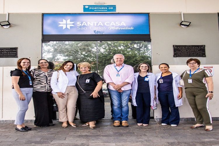 Primeira-dama visita Maternidade da Santa Casa e conhece trabalho das voluntárias