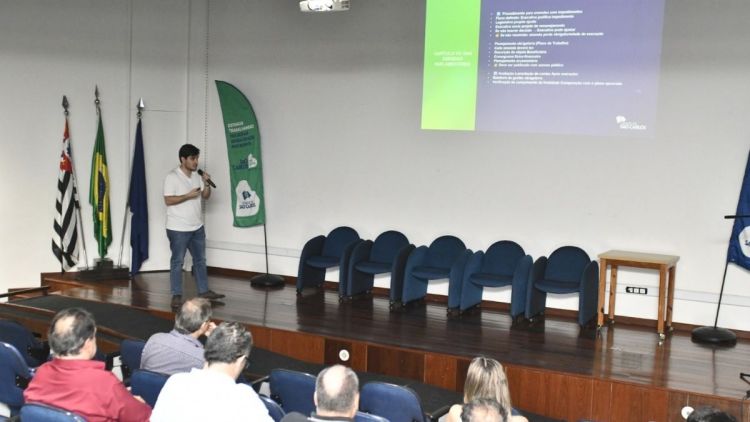 Prefeitura de São Carlos realiza audiência pública sobre a LDO 2027 e reforça participação popular